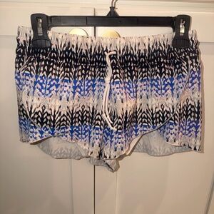 Athleta Kamala Petal shorts! Size small. Lined. EUC!